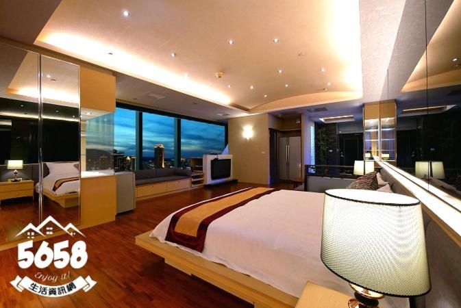 85旅行家 Leilighet Kaohsiung Eksteriør bilde