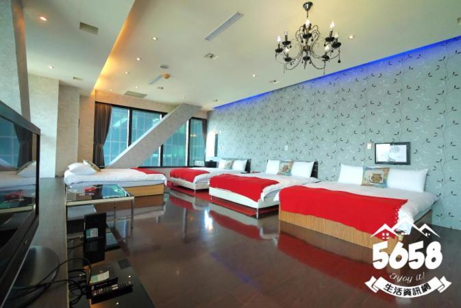 85旅行家 Leilighet Kaohsiung Eksteriør bilde