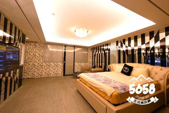 85旅行家 Leilighet Kaohsiung Eksteriør bilde